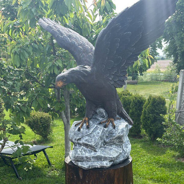 Скульптура для саду Орел з Бетону — изображение 2