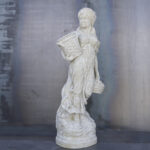 Бетонна Скульптура Дівчина з Кошиками для саду - Зображення 2