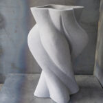 Вазон бетонний